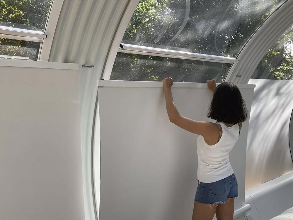Tubbo privacy kit blinds on sides from inside